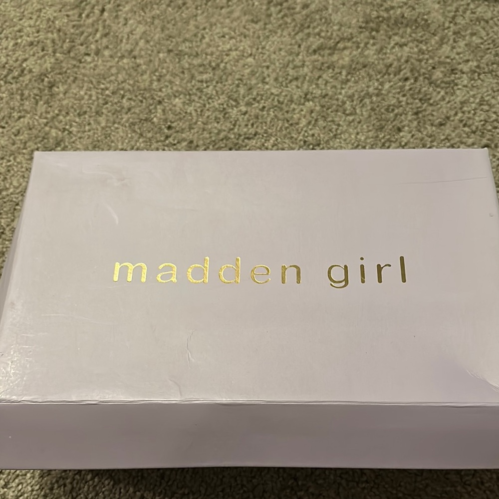 Madden Girl White and Gold Box